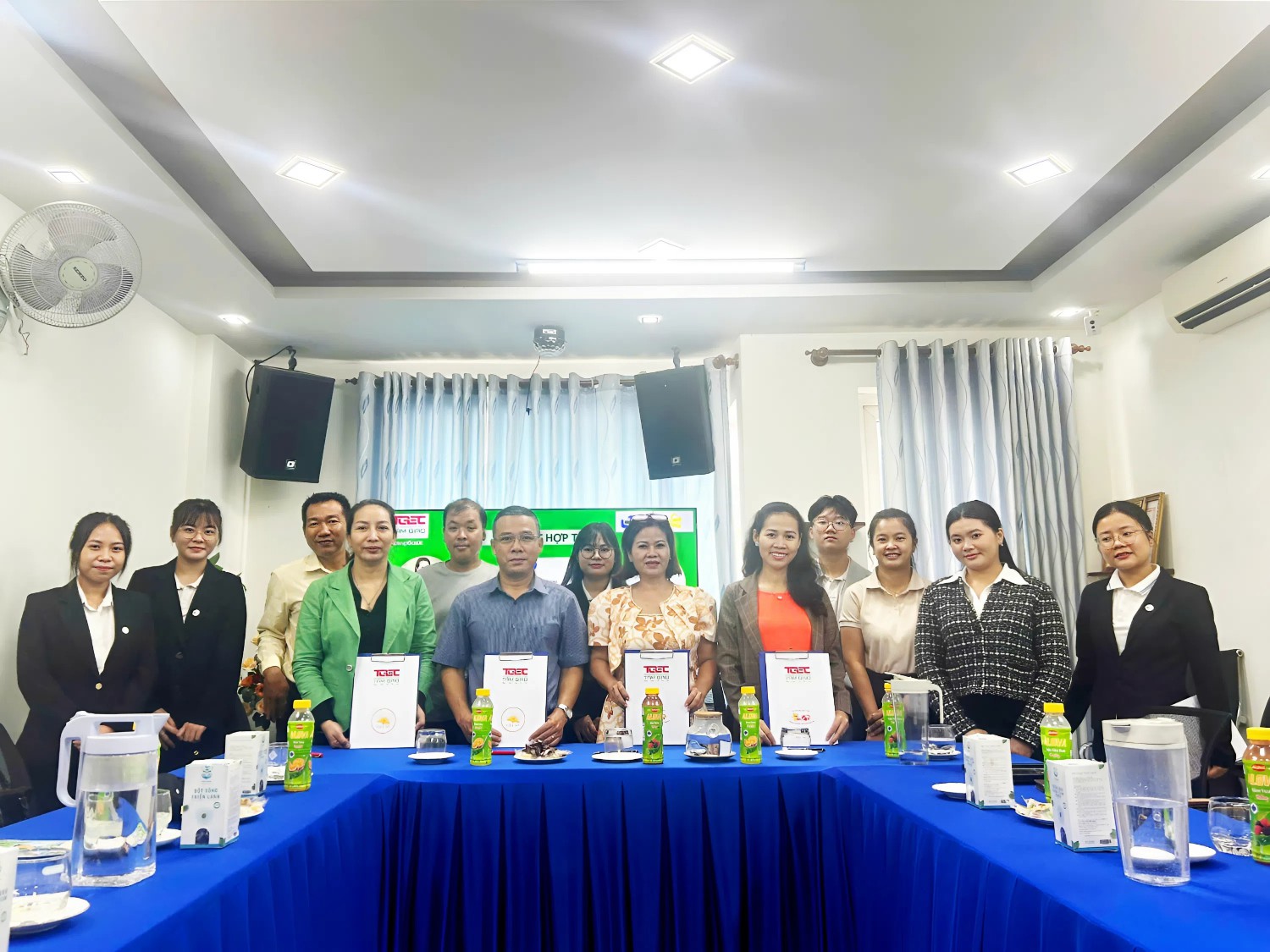 KHI NHỮNG TRÁI TIM TỬ TẾ TÌM THẤY NHAU